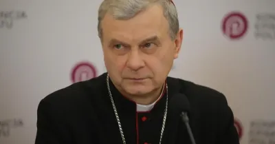Bp Bronakowski zaapelował o zachowanie w sierpniu abstynencji od alkoholu